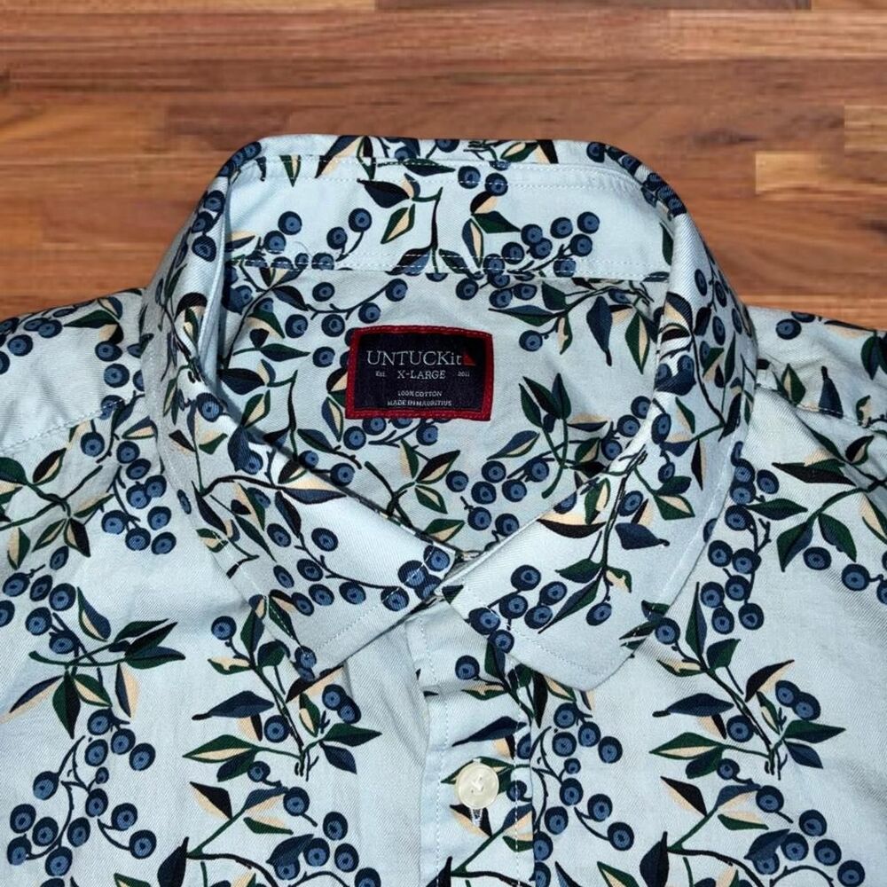 UNTUCKit Blue Floral Berry Print Short Sleeve Button Up Shirt Mens XL Cotton